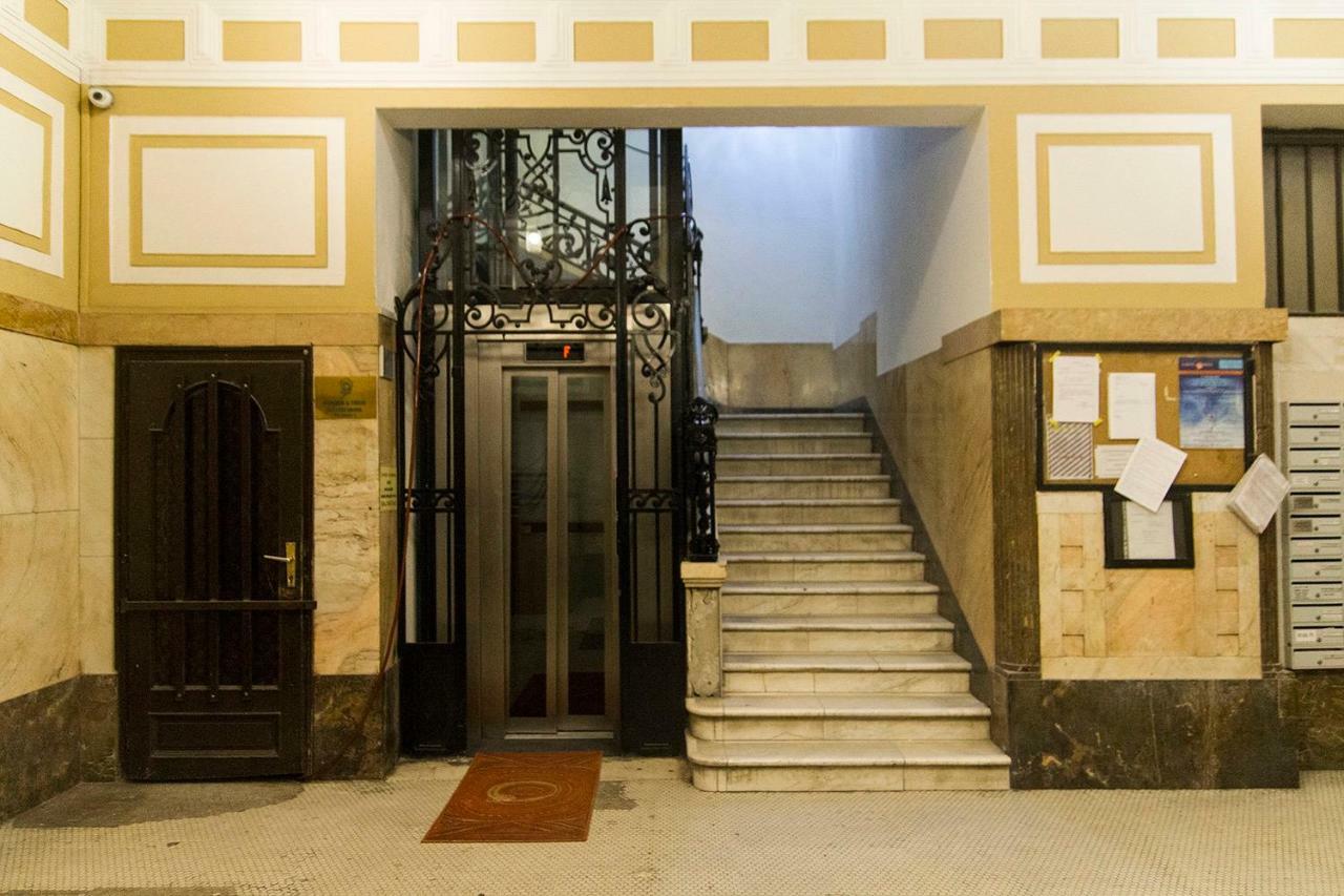 The Fashion Street Apartment *